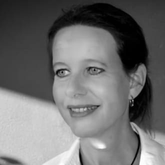 Henriette 330x330